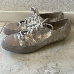 Munro American Petra Women's Taupe Camo Fashion Sneaker